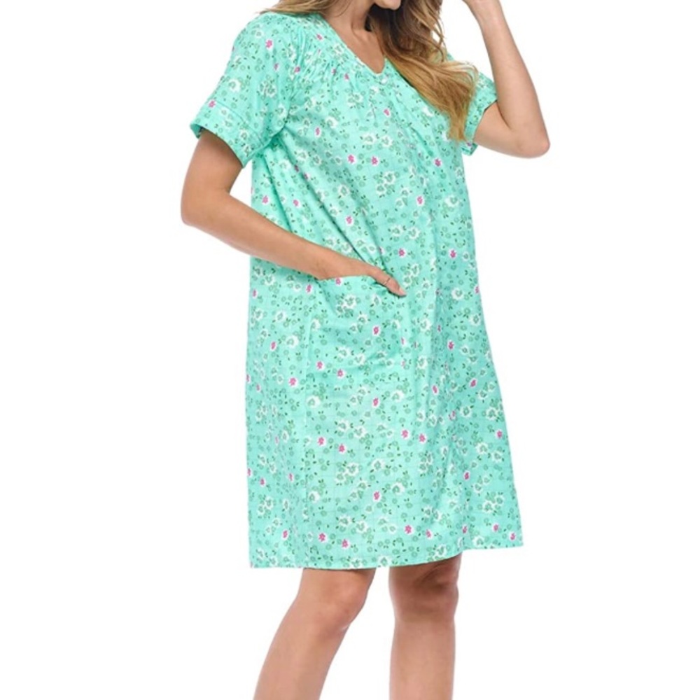 Casual Nights Snaps Front Closure House Dress Woven Houseco Size Medium (H1)